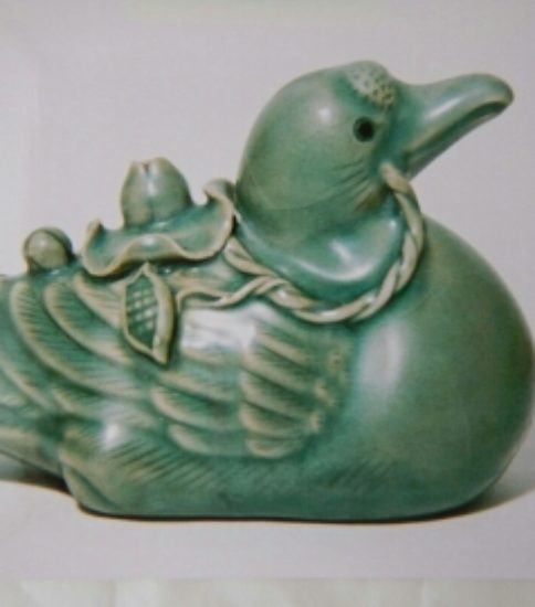高麗青磁象嵌鴨形水滴（12世紀）