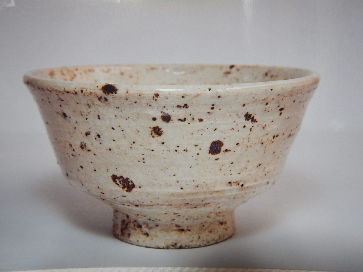 李朝熊川（こもがい）茶碗　１７世紀